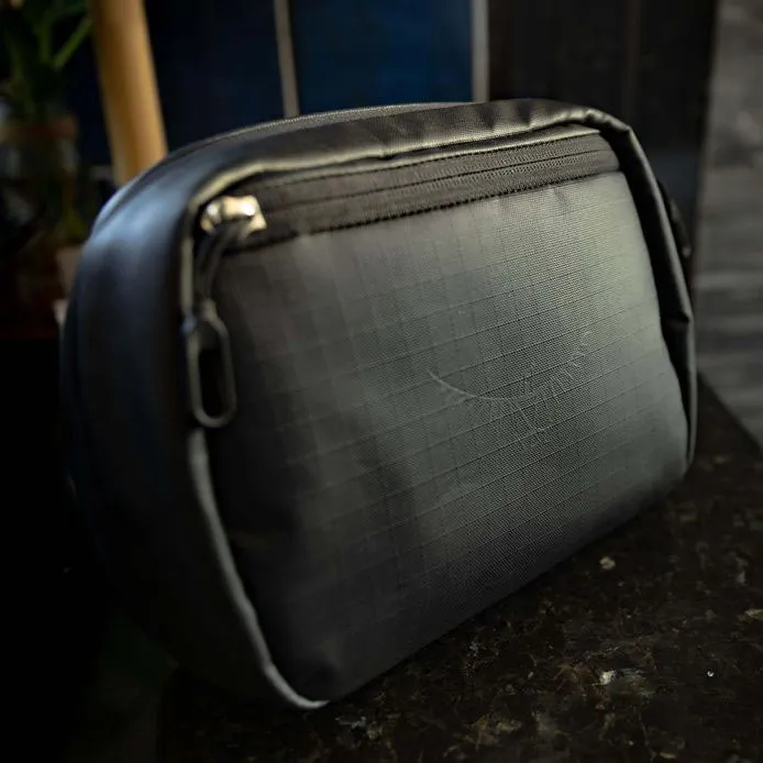 Transporter Large Toiletry Bag - 3.5 L 14 Transporter Large Toiletry Bag - 3.5 L