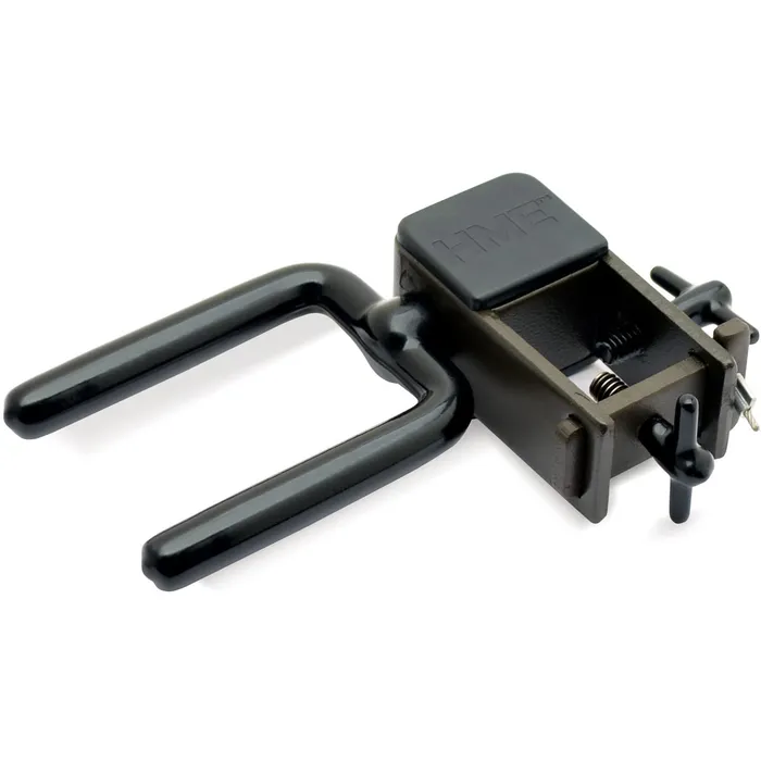 Universally Mountable Bow Holder 1 Universally Mountable Bow Holder